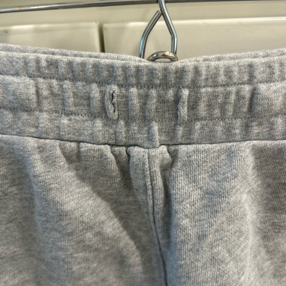 Stella McCartney Gray Kids Shorts with Fun Patches! *Missing drawstring* - Picture 4 of 8